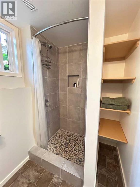 53 Carswell Road SE - 48
