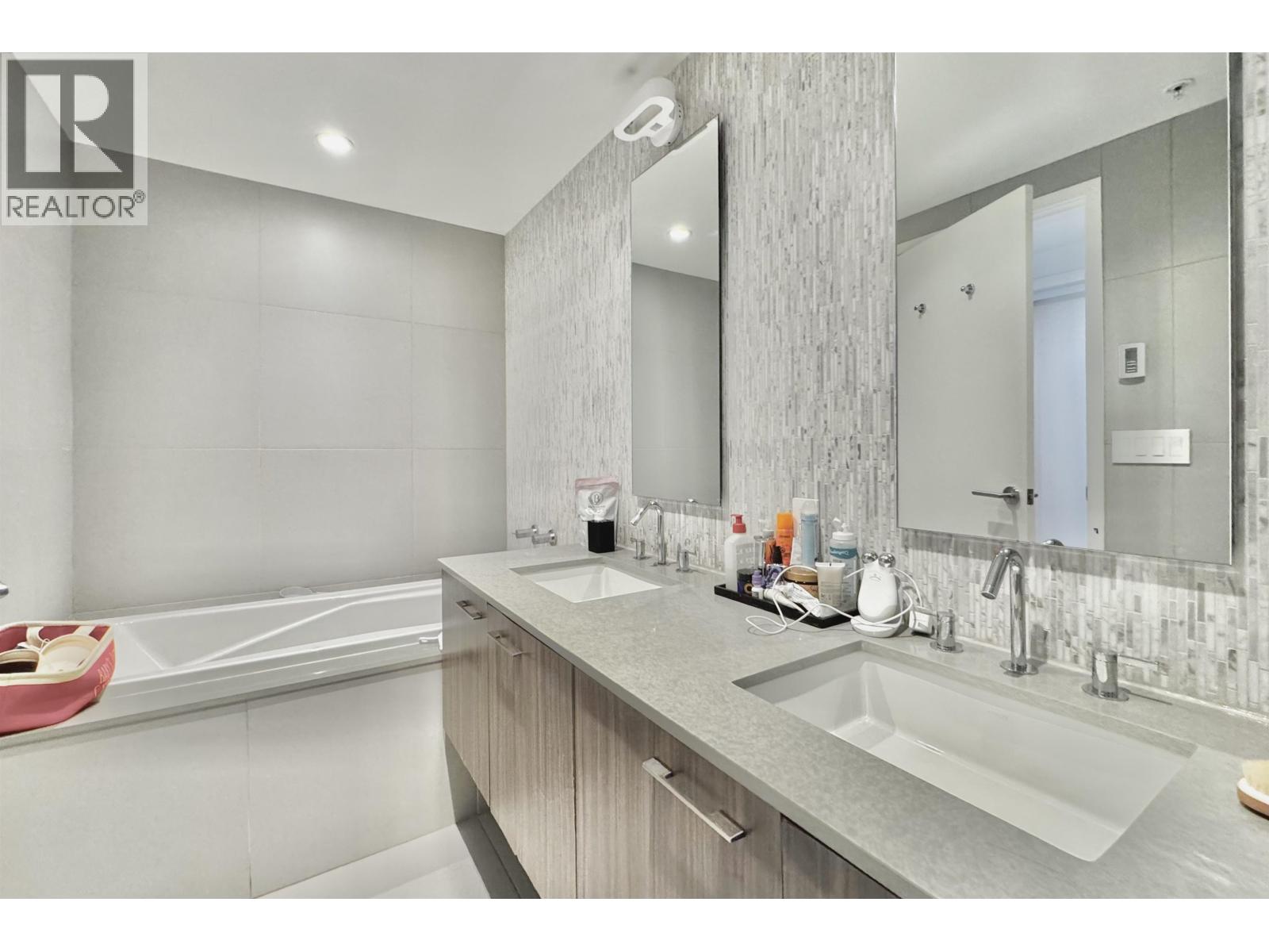 2 Bed, 2 Bath Apartment for Sale in Vancouver – 503 2411 HEATHER STREET, Vancouver – MLS# R3148267 - Image 12