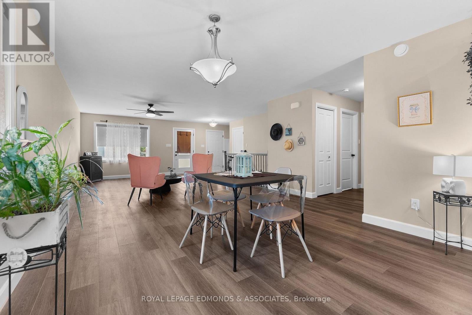 1313 BLAKELY CRESCENT - 10