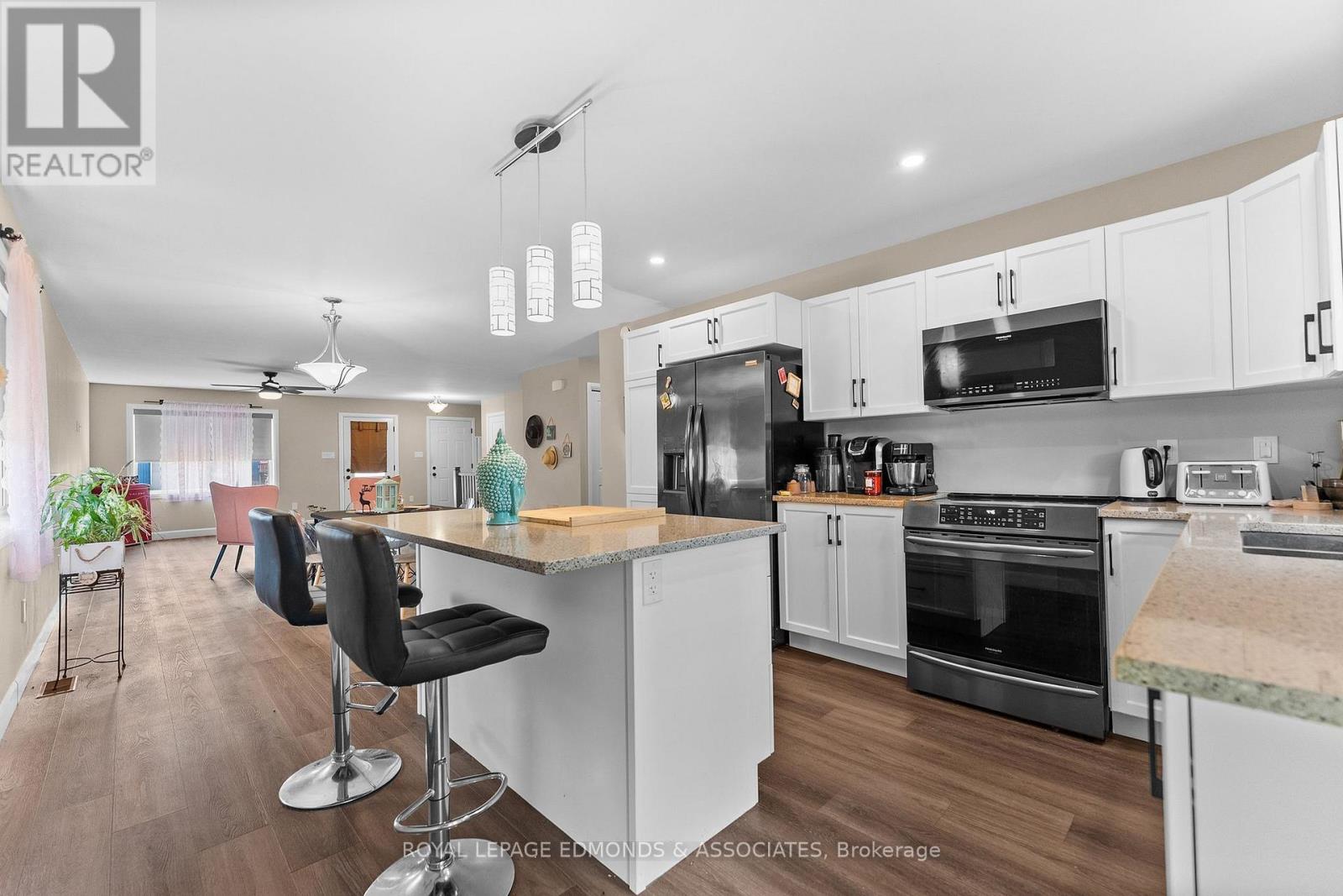 1313 BLAKELY CRESCENT - 14