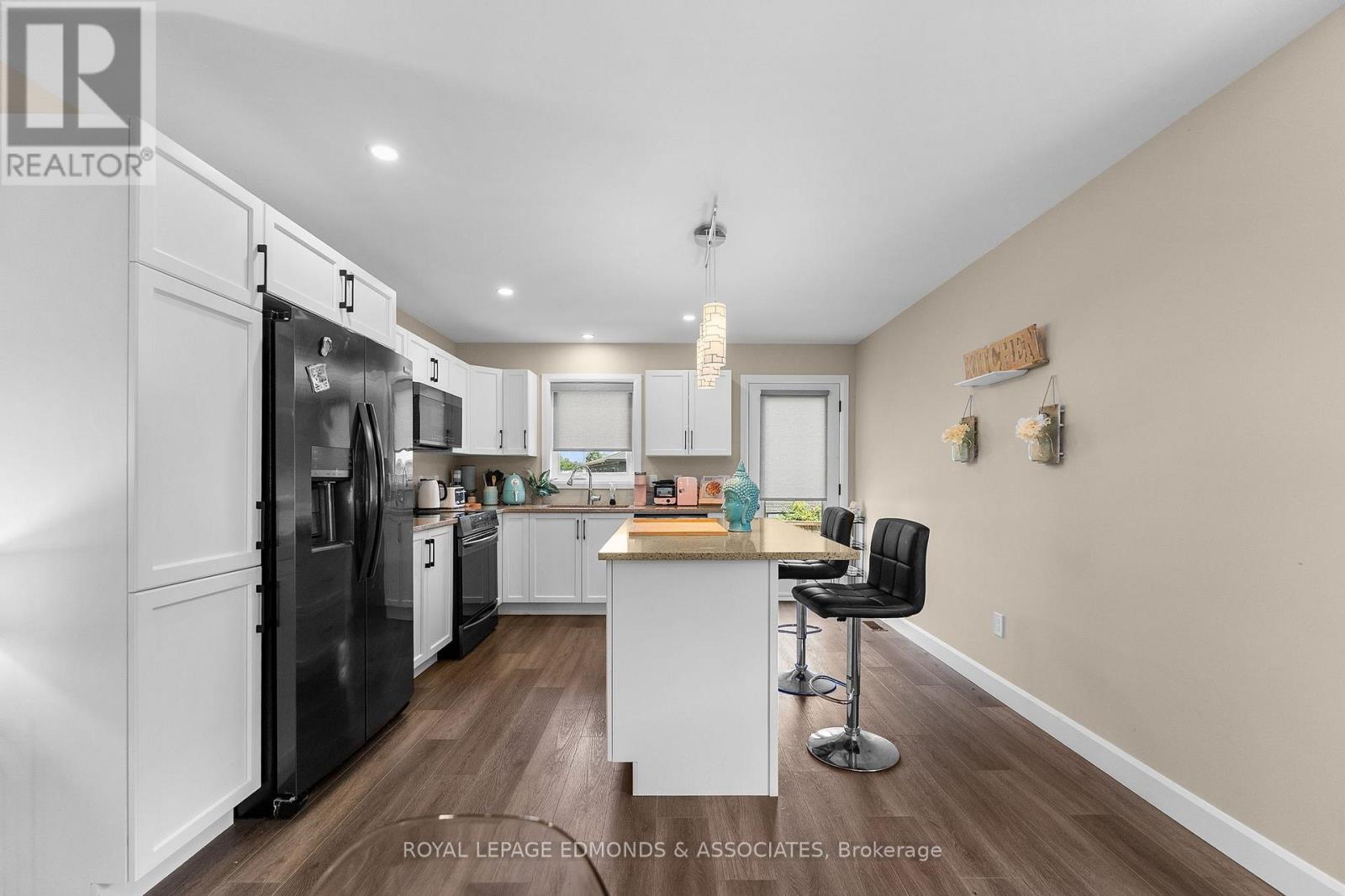 1313 BLAKELY CRESCENT - 15