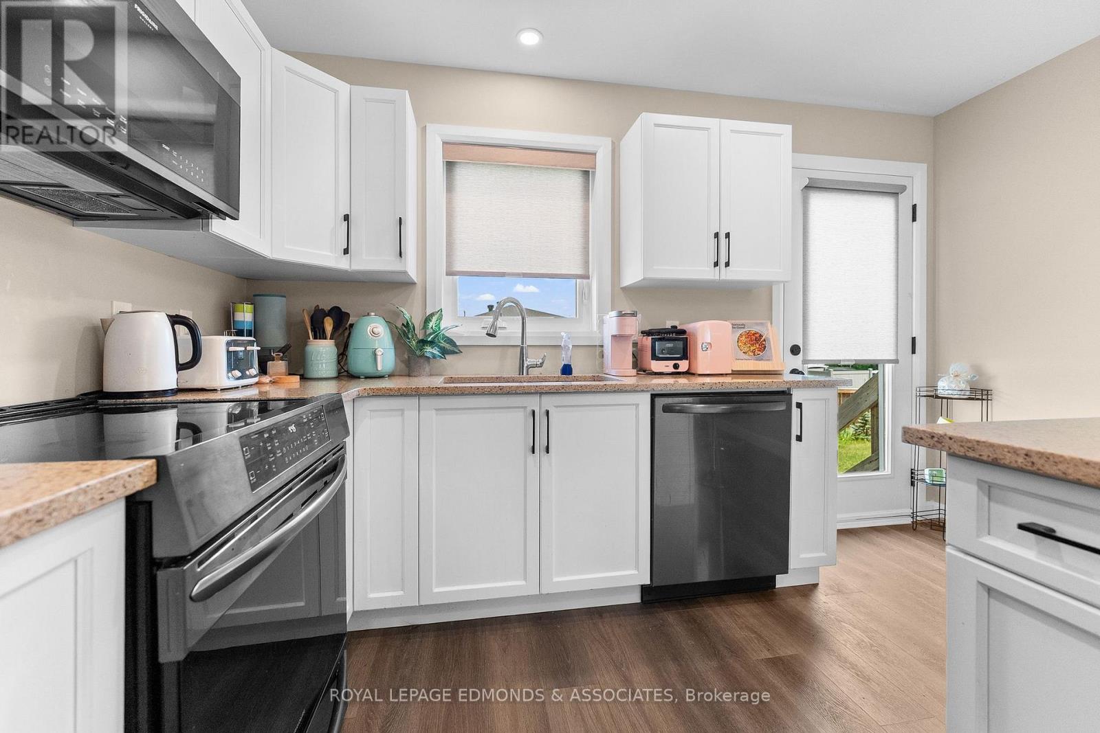1313 BLAKELY CRESCENT - 16