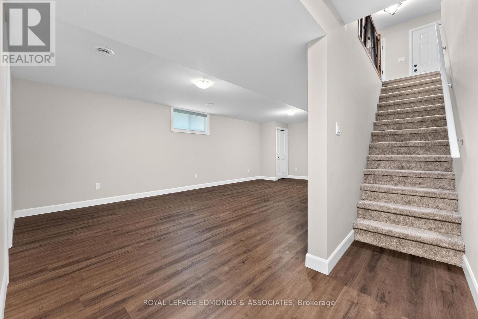 1313 BLAKELY CRESCENT - 25