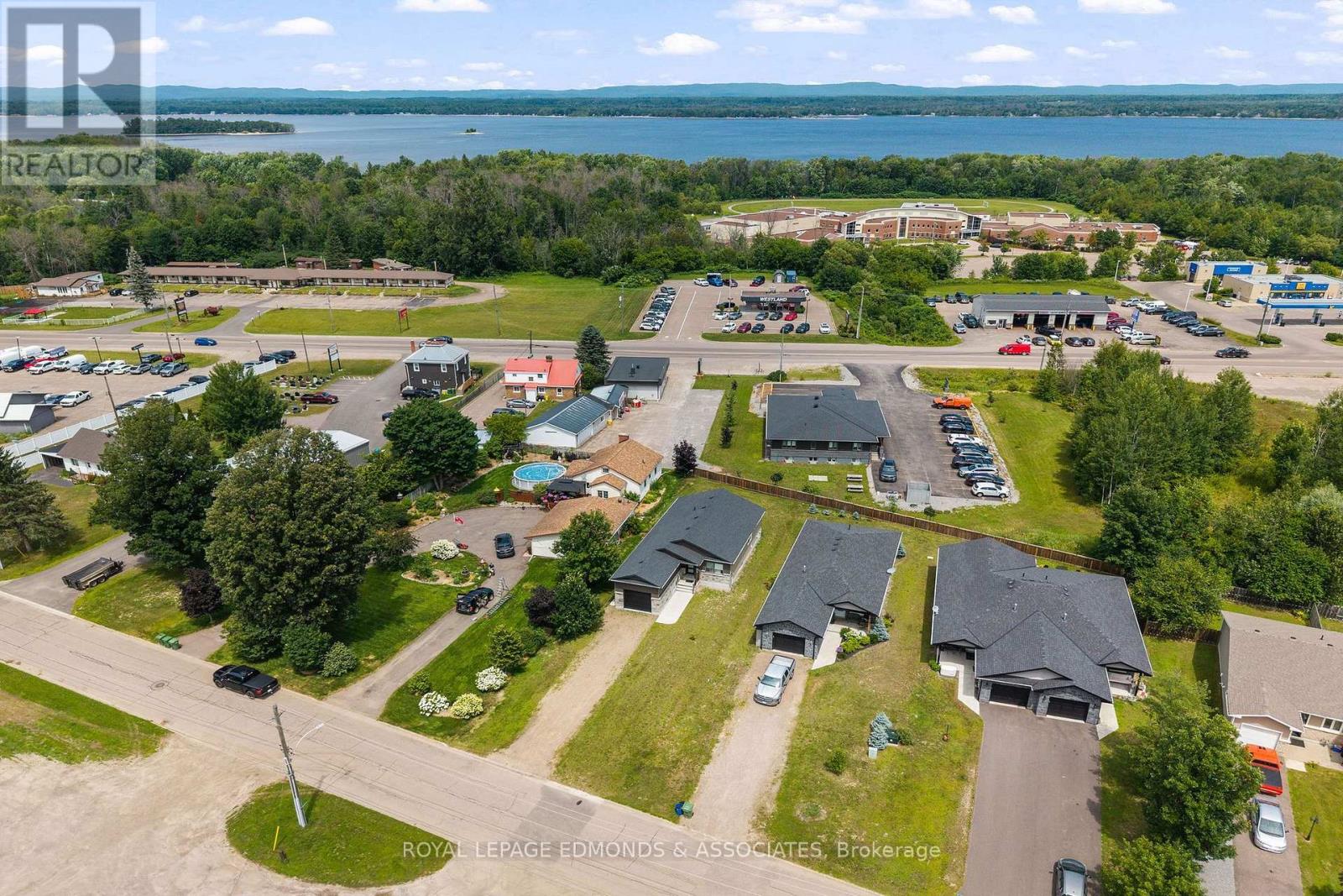 1313 BLAKELY CRESCENT - 3