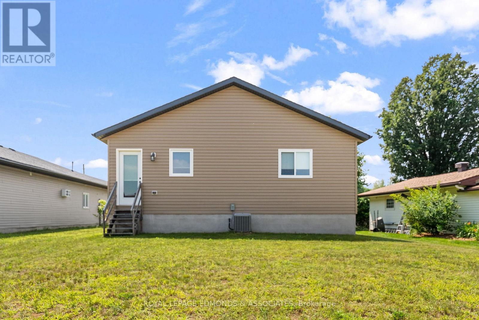 1313 BLAKELY CRESCENT - 31