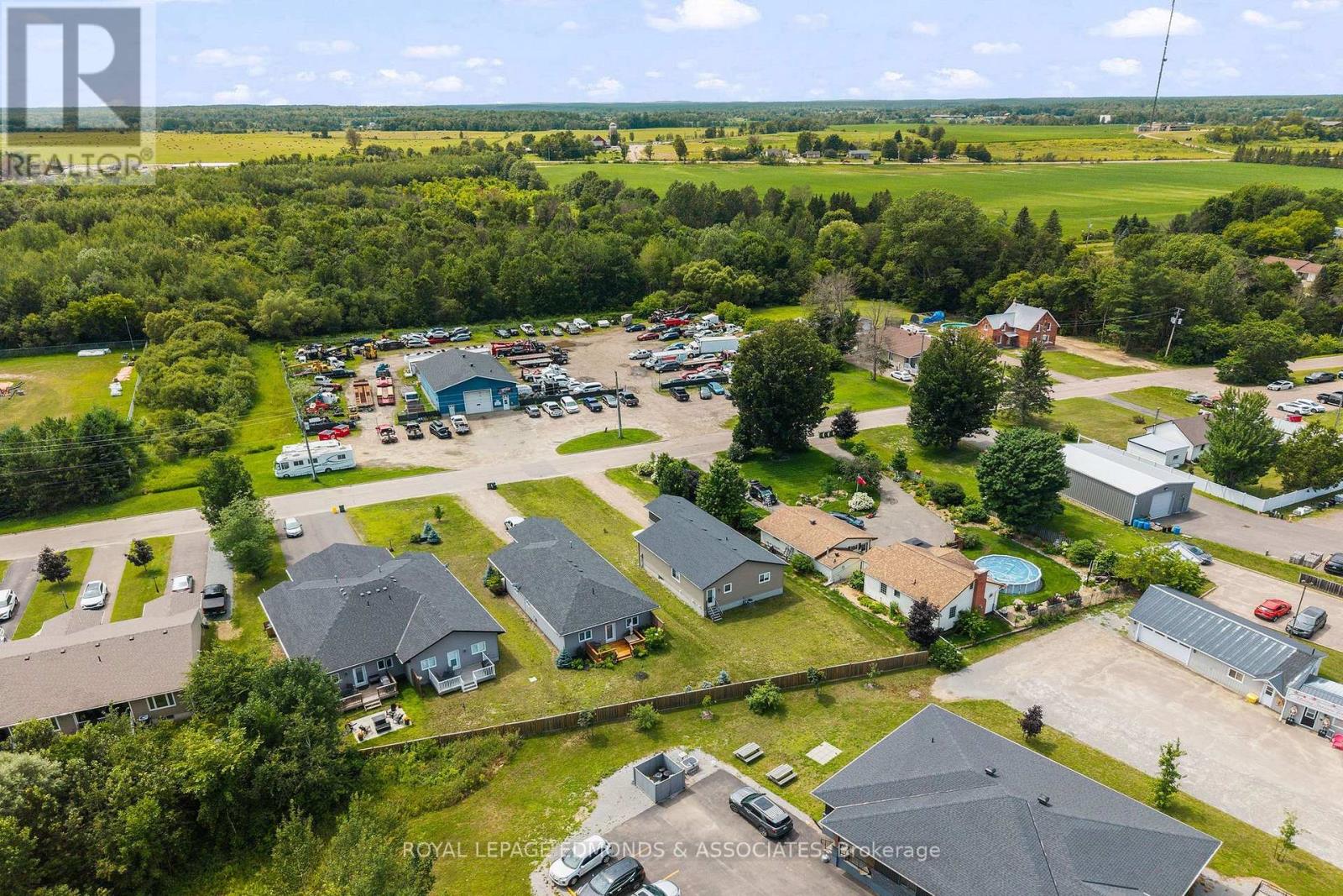 1313 BLAKELY CRESCENT - 38