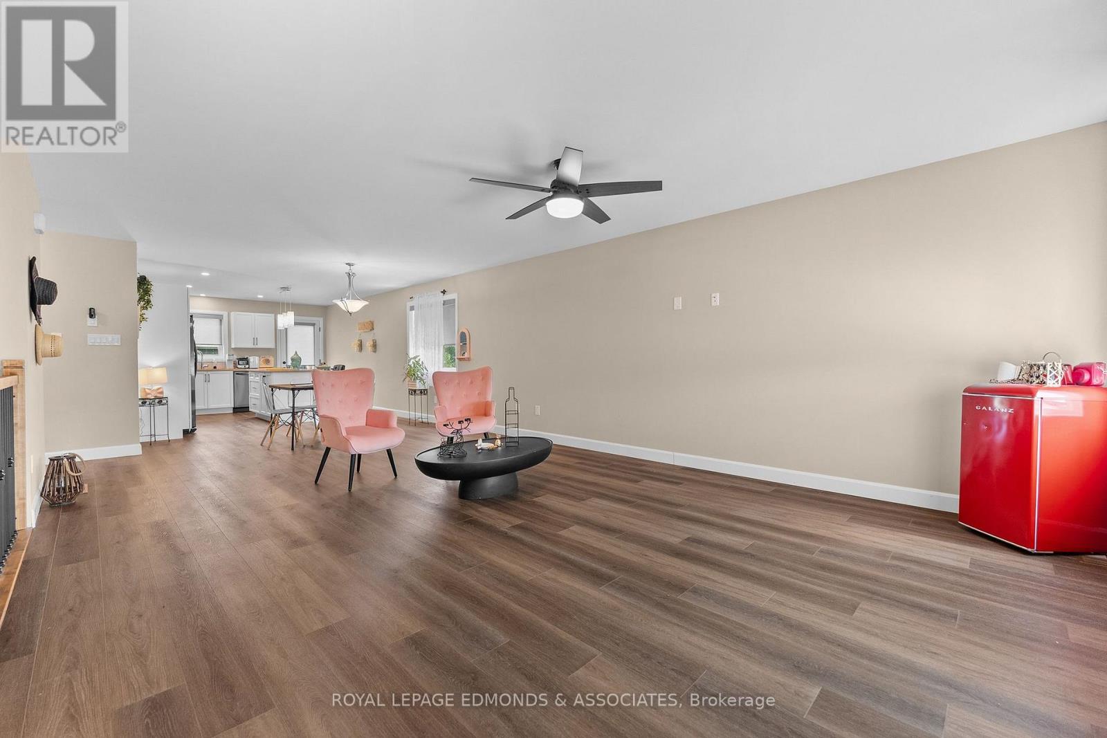 1313 BLAKELY CRESCENT - 6