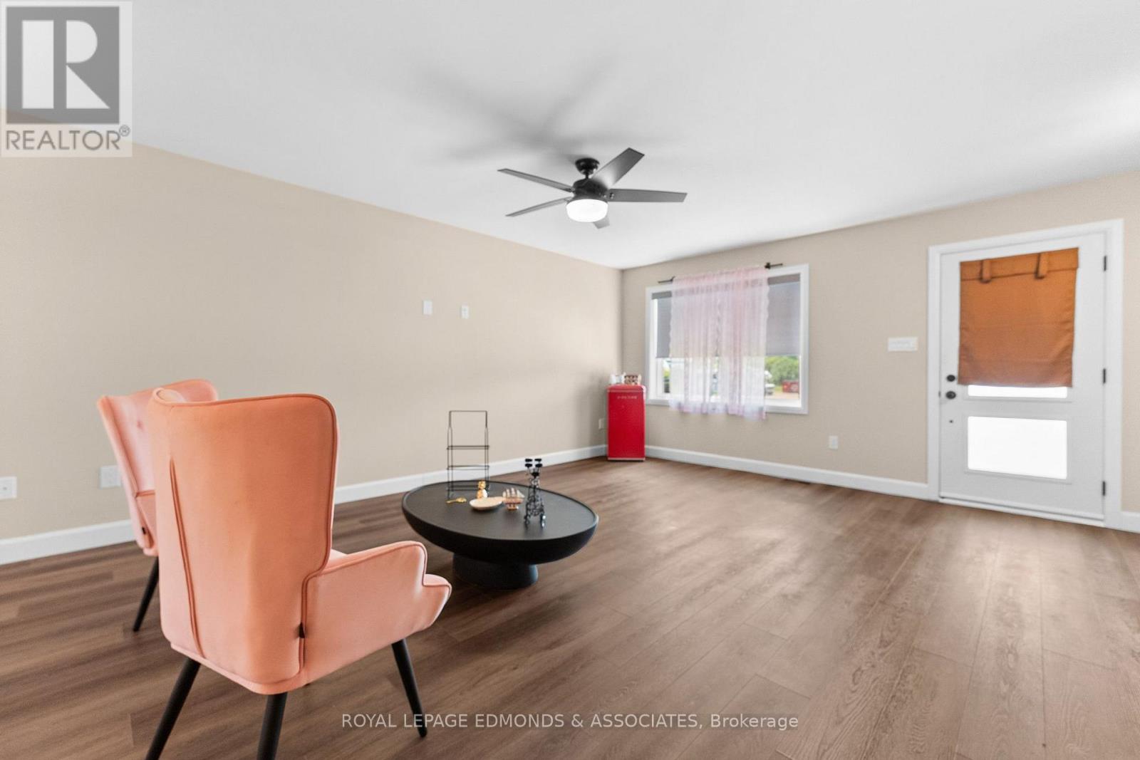 1313 BLAKELY CRESCENT - 8