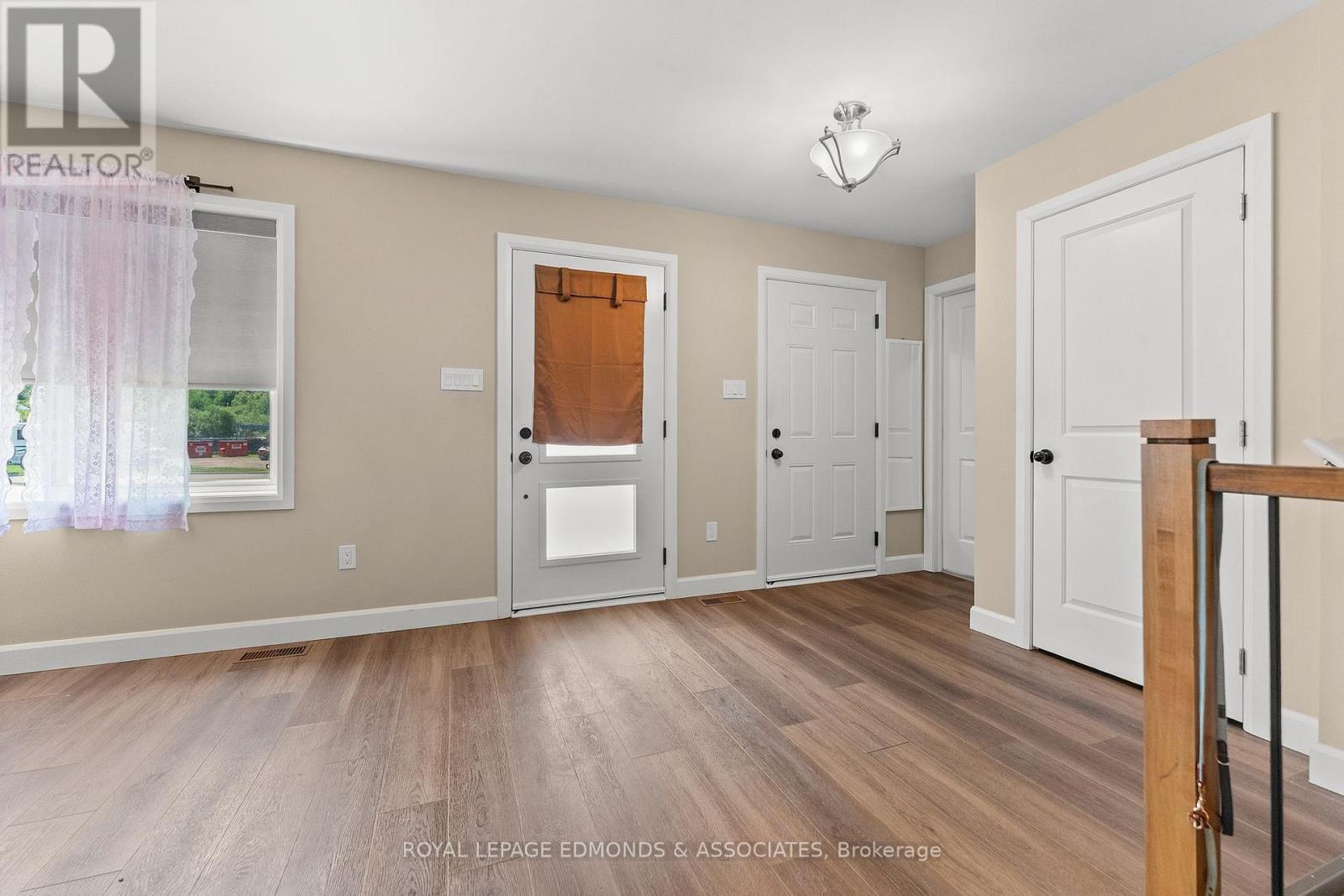 1313 BLAKELY CRESCENT - 9