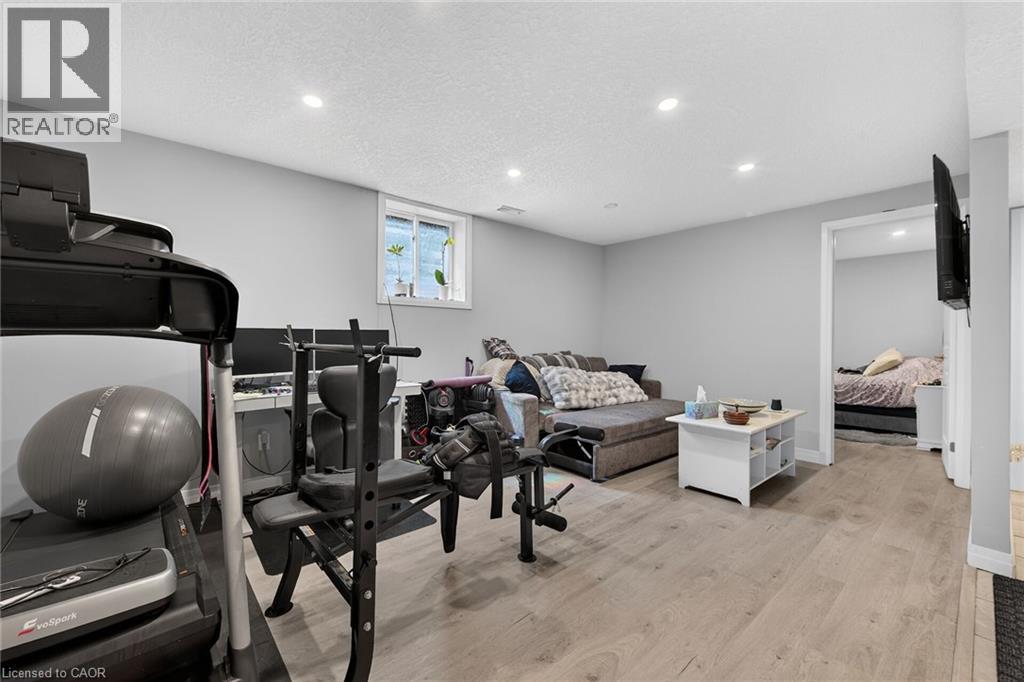 33 RUSKVIEW Road - 23