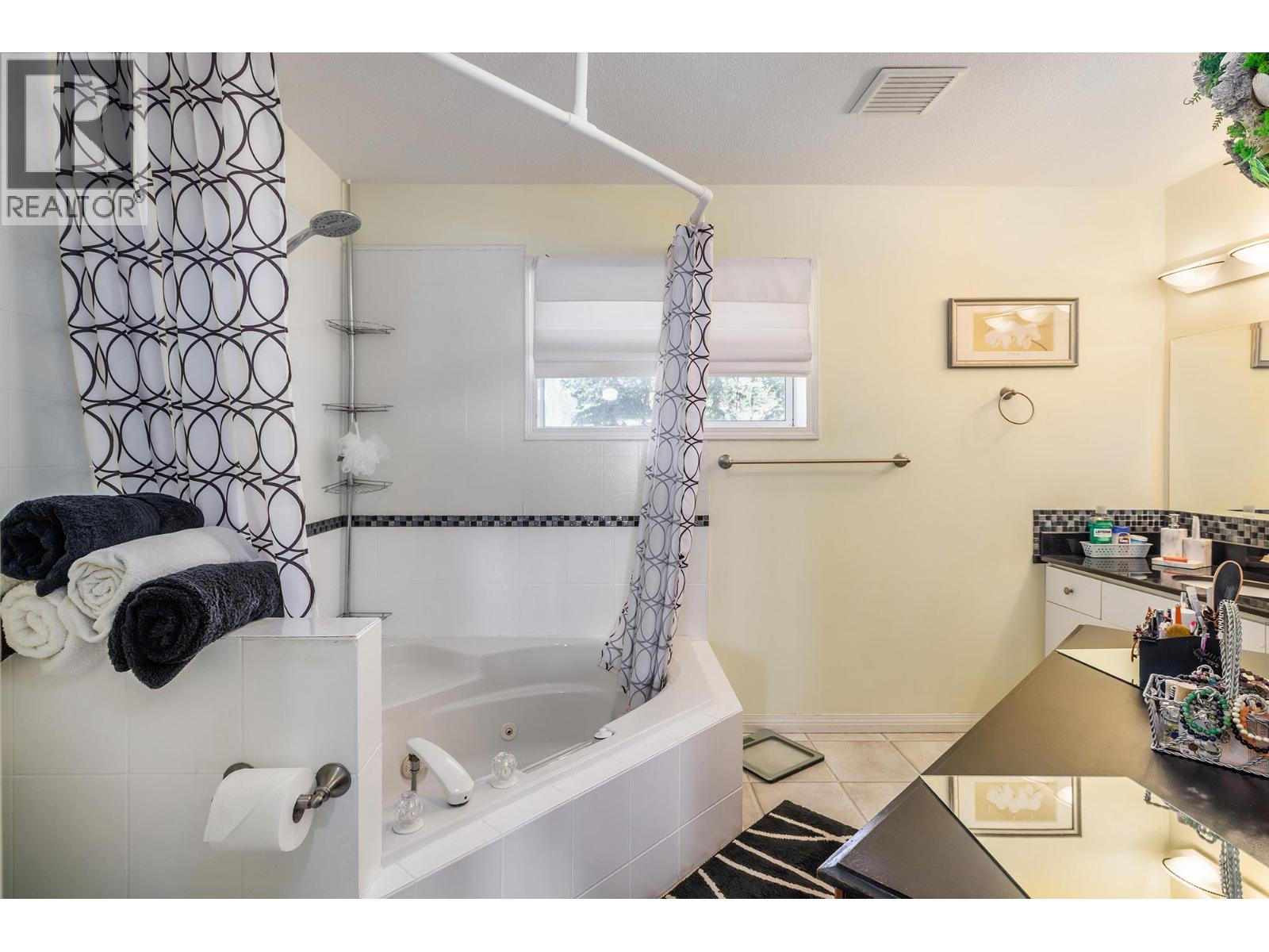 5687 Somerset Avenue - 15