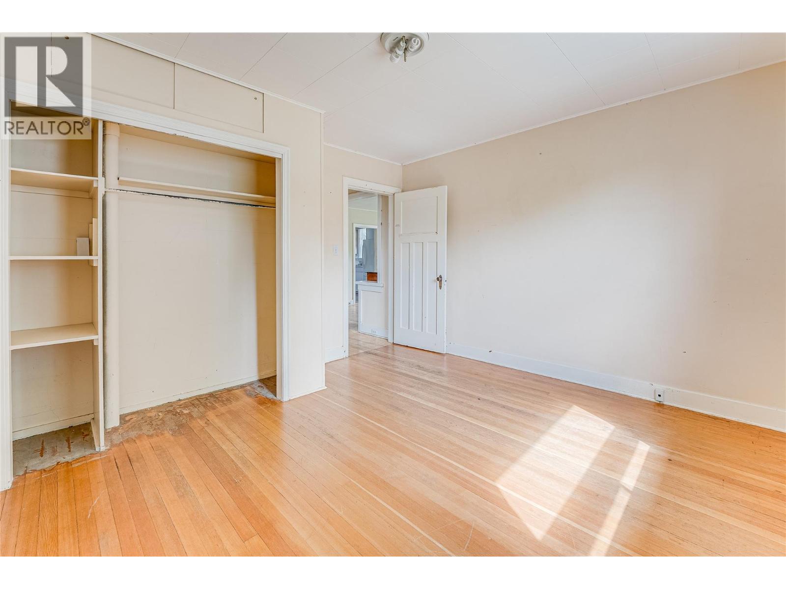 3202 26 Street - 26