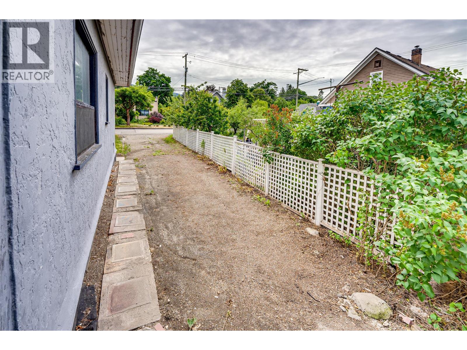 3202 26 Street - 12