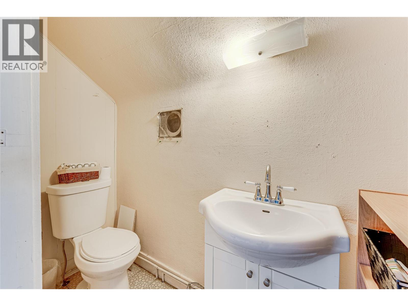 3202 26 Street - 29
