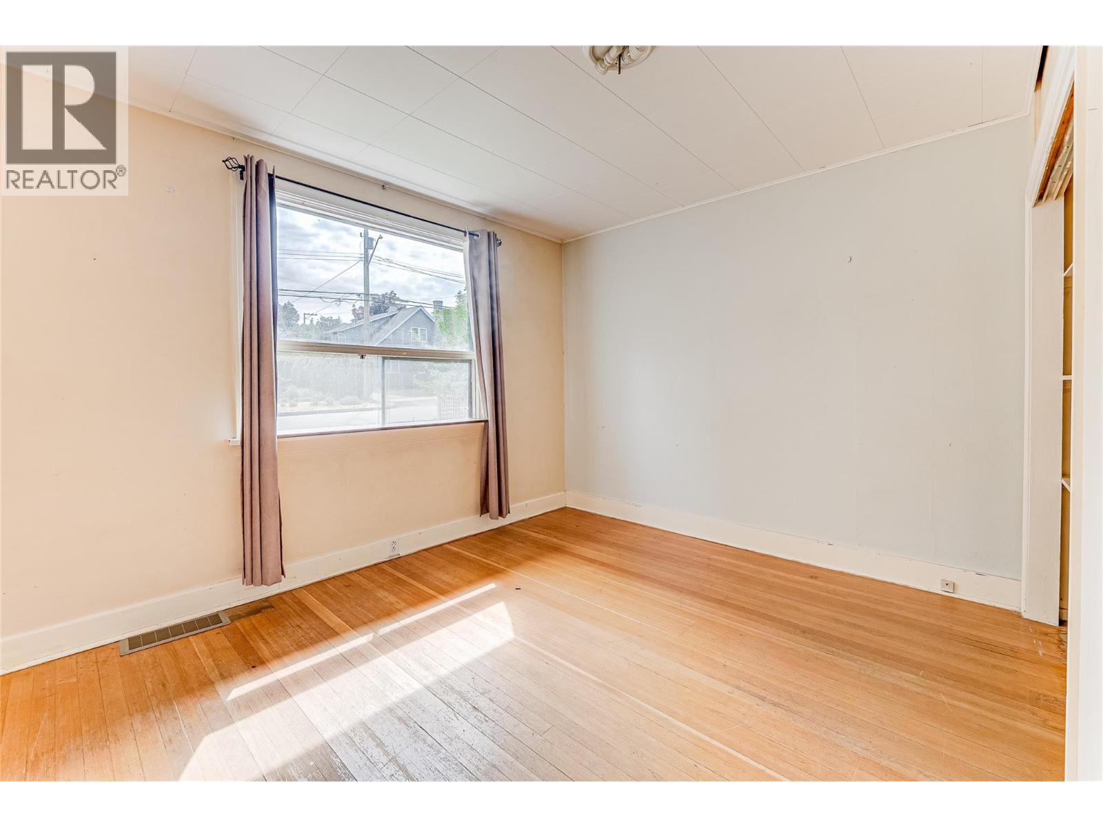 3202 26 Street - 25