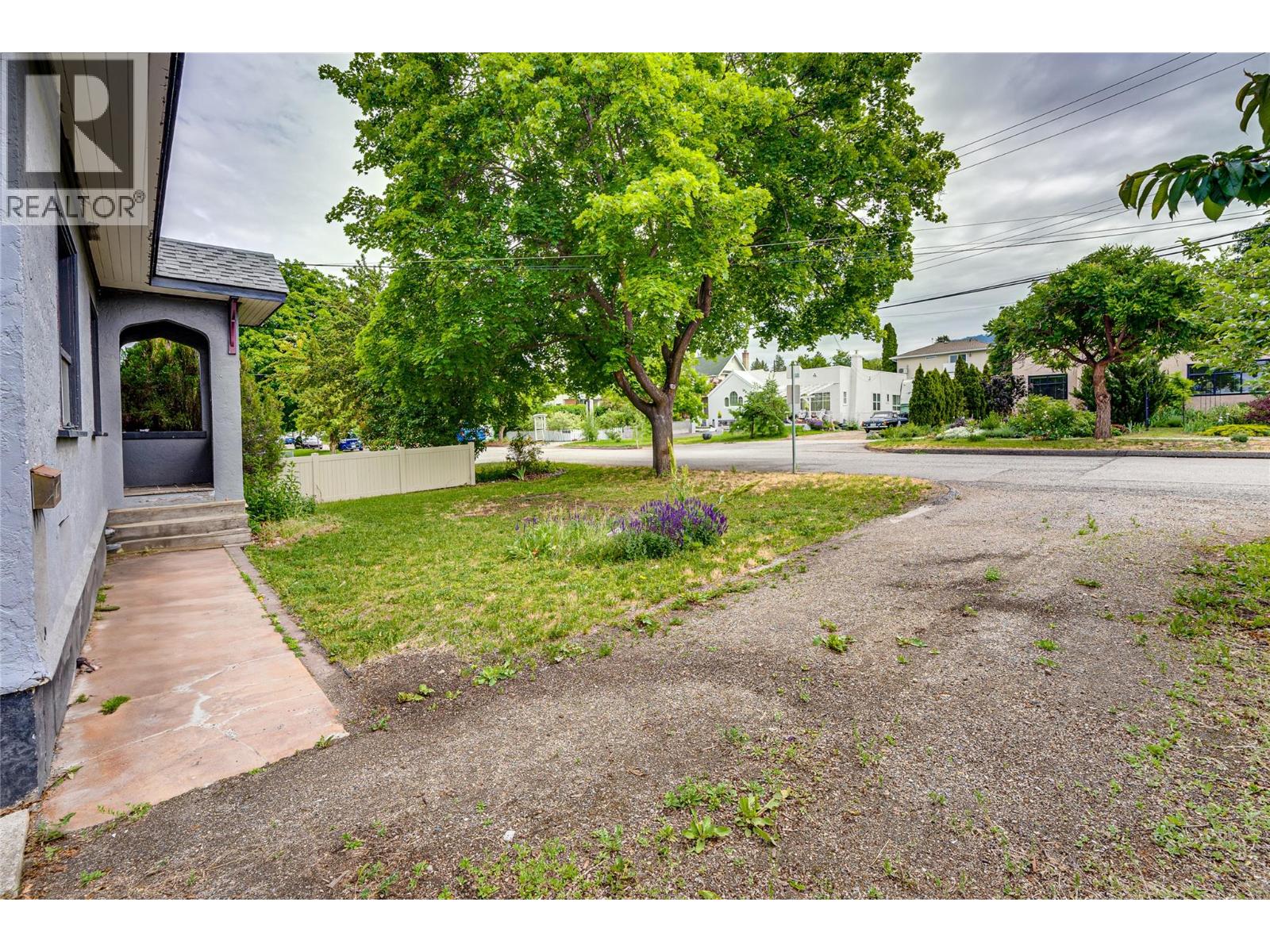 3202 26 Street - 6