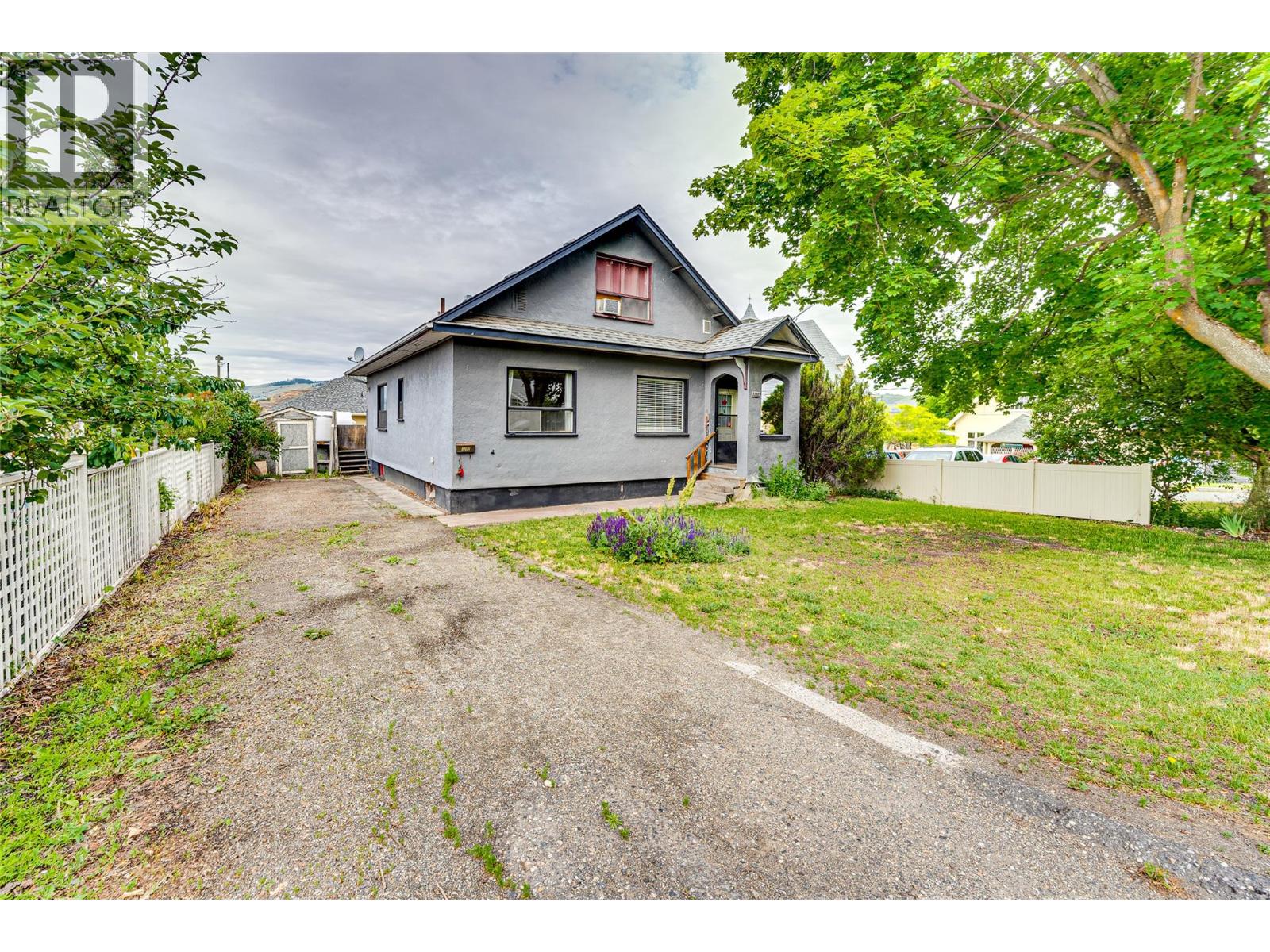 3202 26 Street - 1