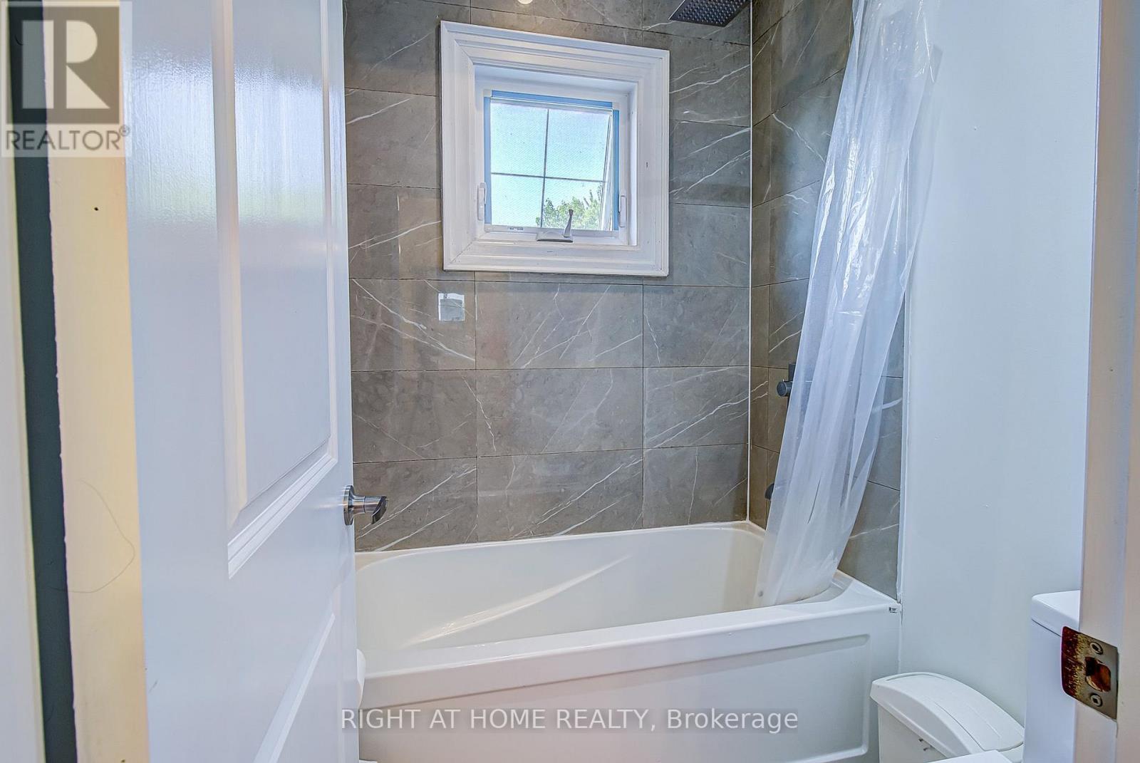 67 SCARBOROUGH HEIGHTS BOULEVARD - Image 24