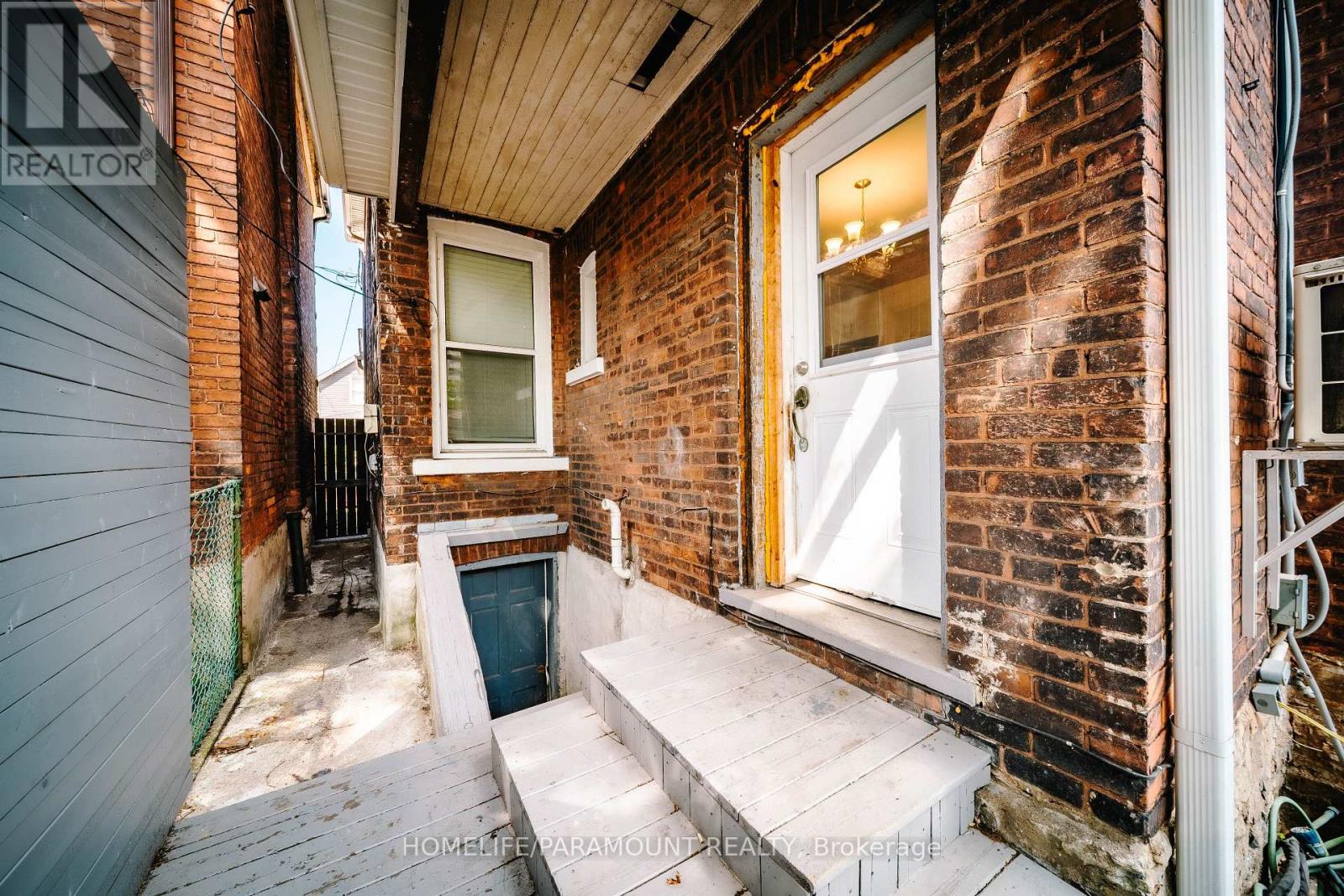 44 BRISTOL STREET - 22
