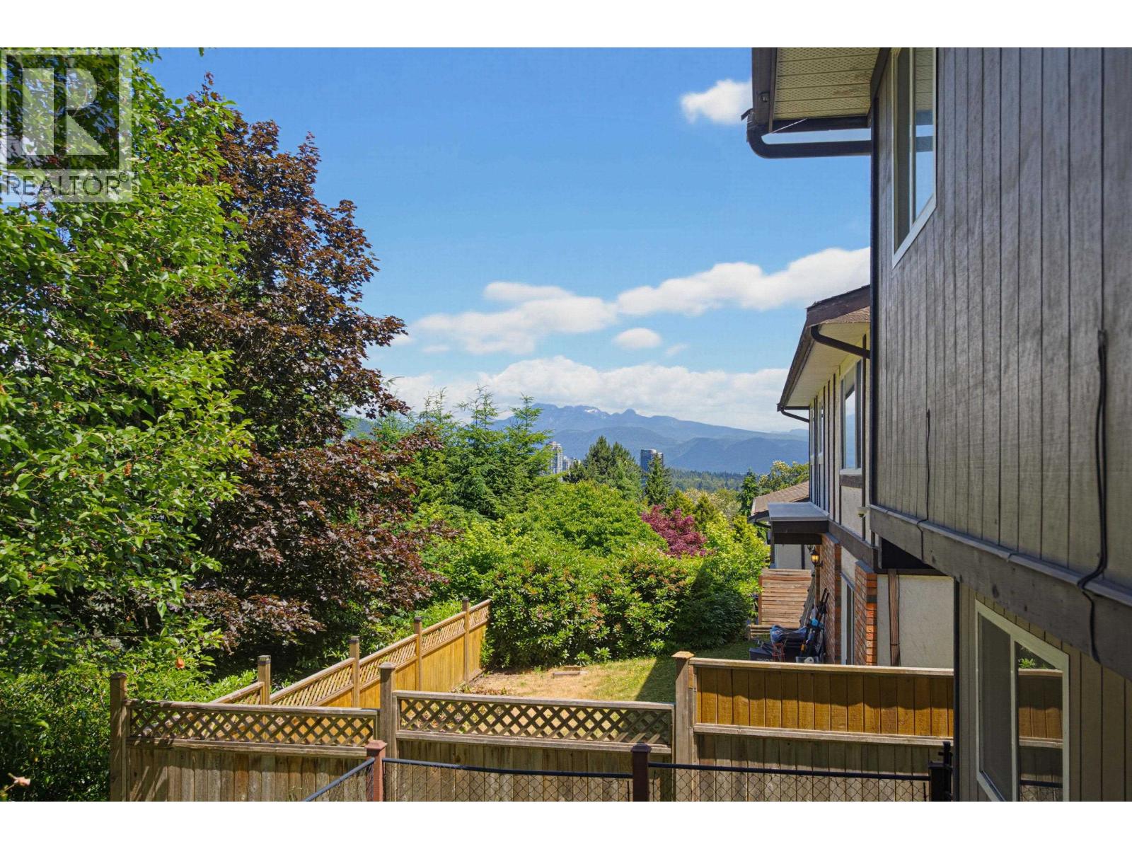 3 Bed, 3 Bath House for Sale in Coquitlam – 3204 MARINER WAY, Coquitlam – MLS# R3148591 - Image 46