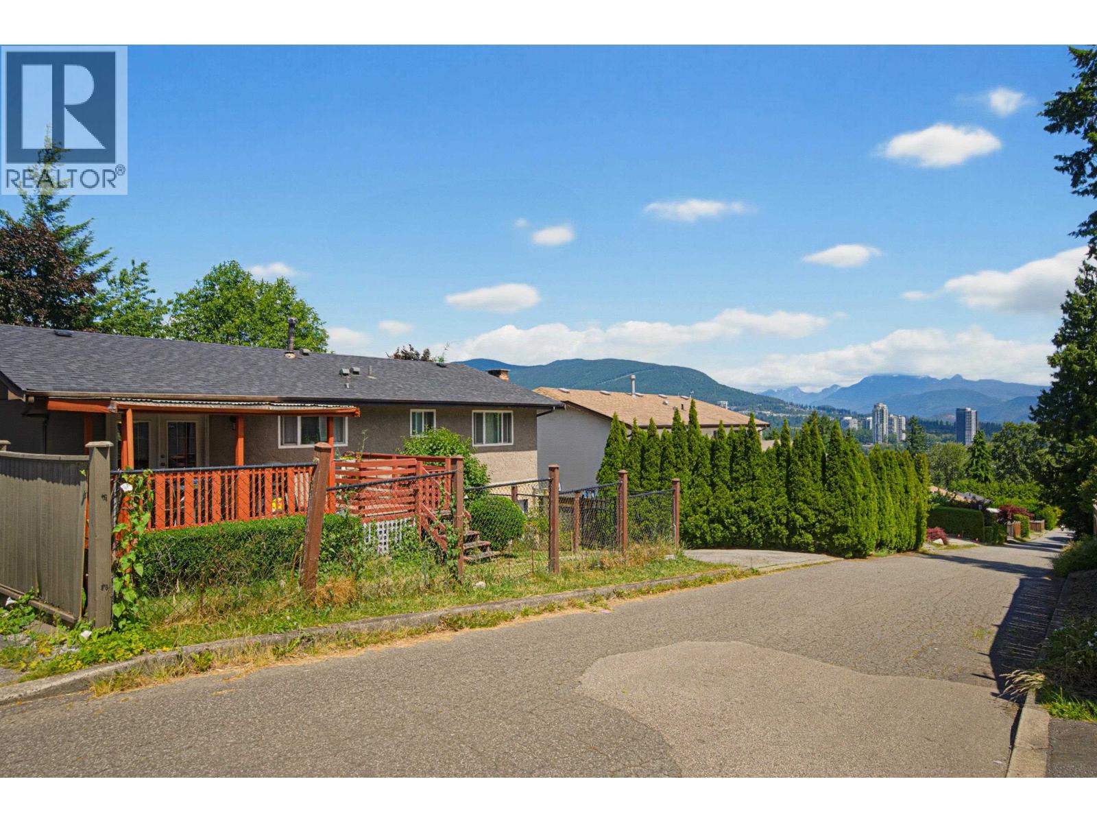 3 Bed, 3 Bath House for Sale in Coquitlam – 3204 MARINER WAY, Coquitlam – MLS# R3148591 - Image 58
