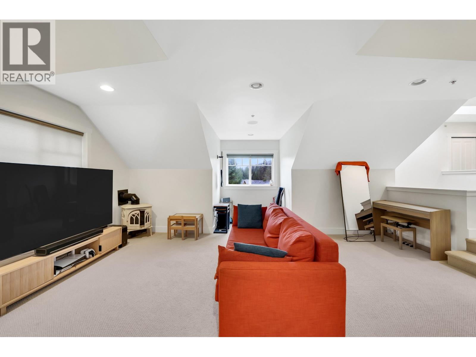 38618 CHERRY DRIVE, Squamish