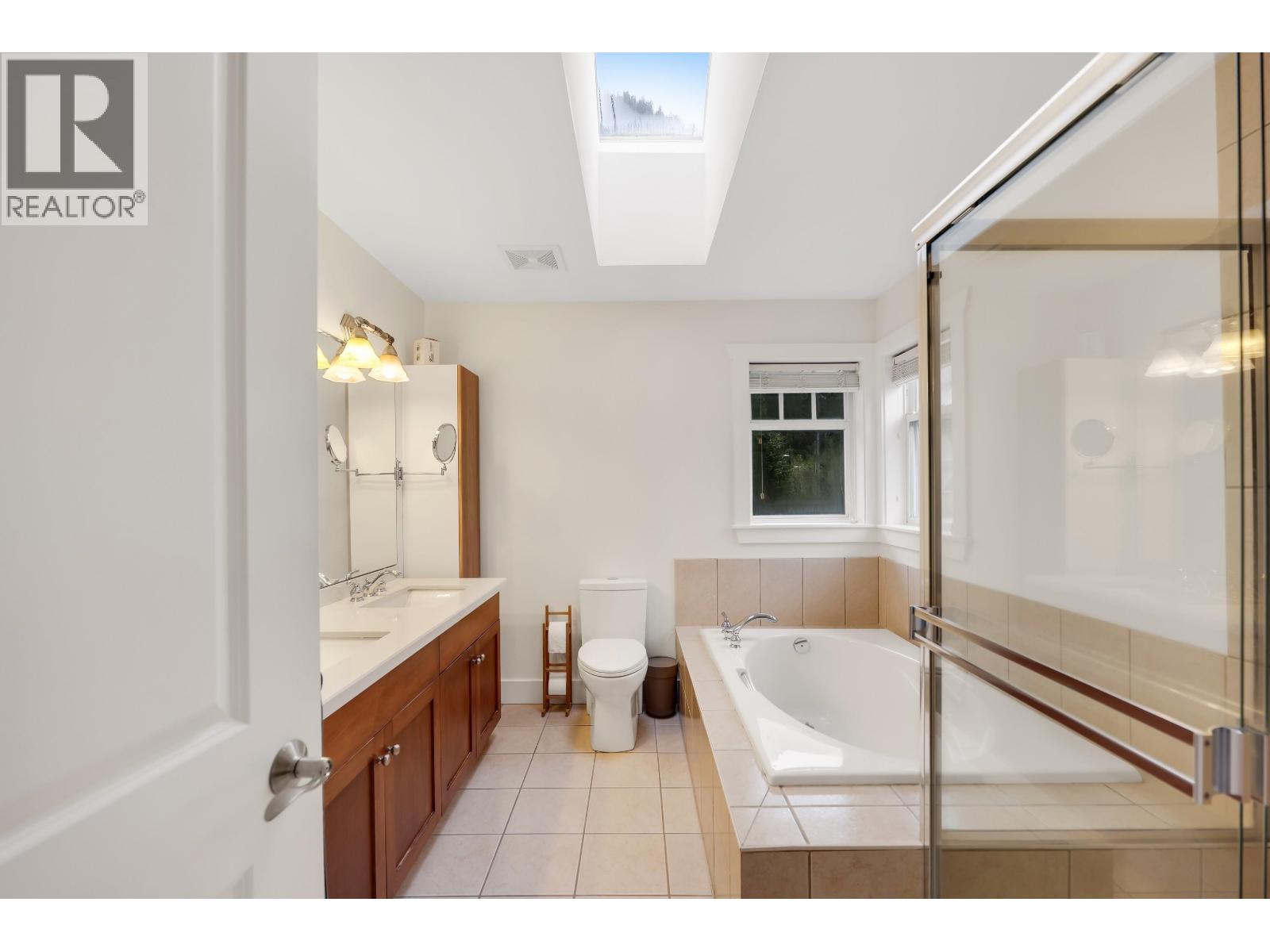 38618 CHERRY DRIVE, Squamish