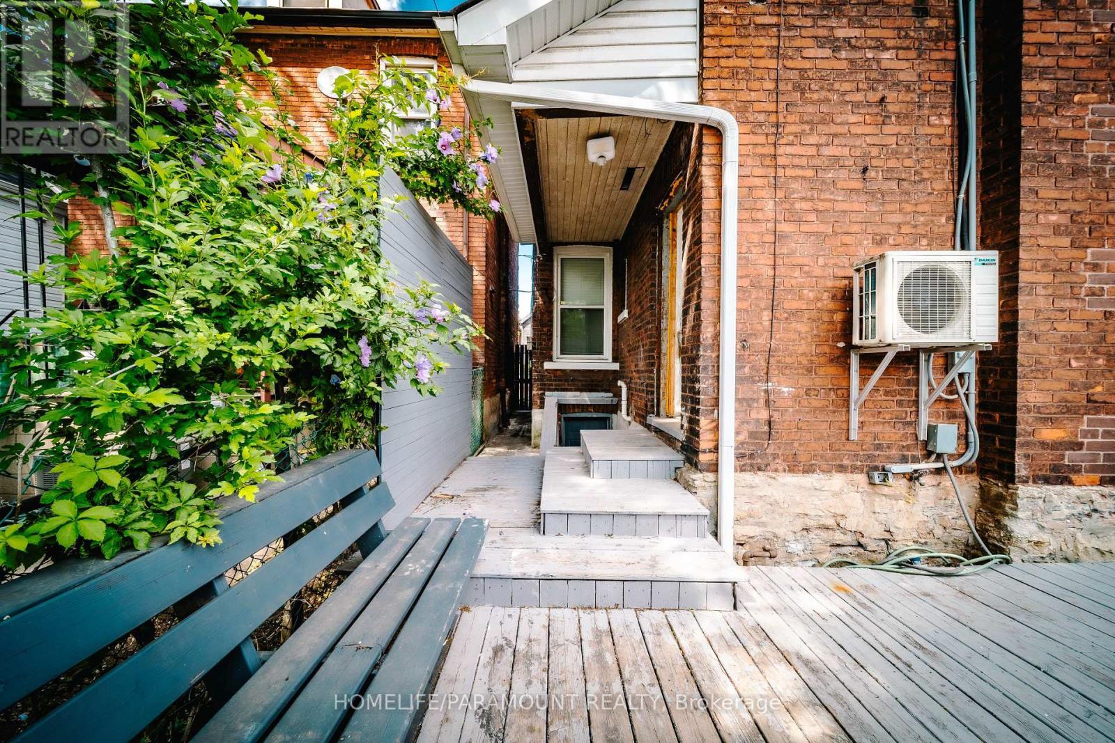 44 BRISTOL STREET - 23