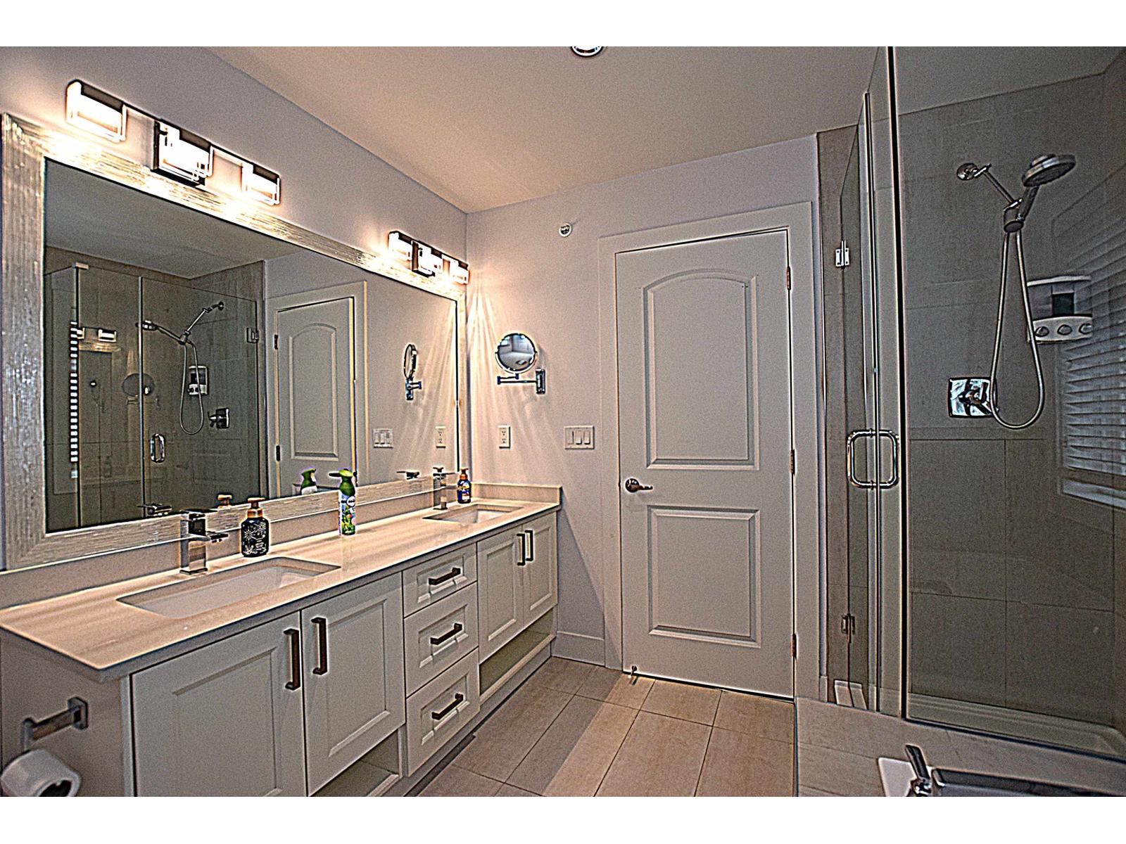 4 Bed, 4 Bath House for Sale in Abbotsford – 4376 STEPHEN LEACOCK DRIVE, Abbotsford – MLS# R3104356 - Image 18