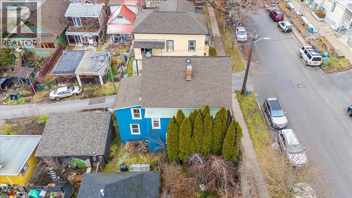 712 JOSEPHINE Street - 65