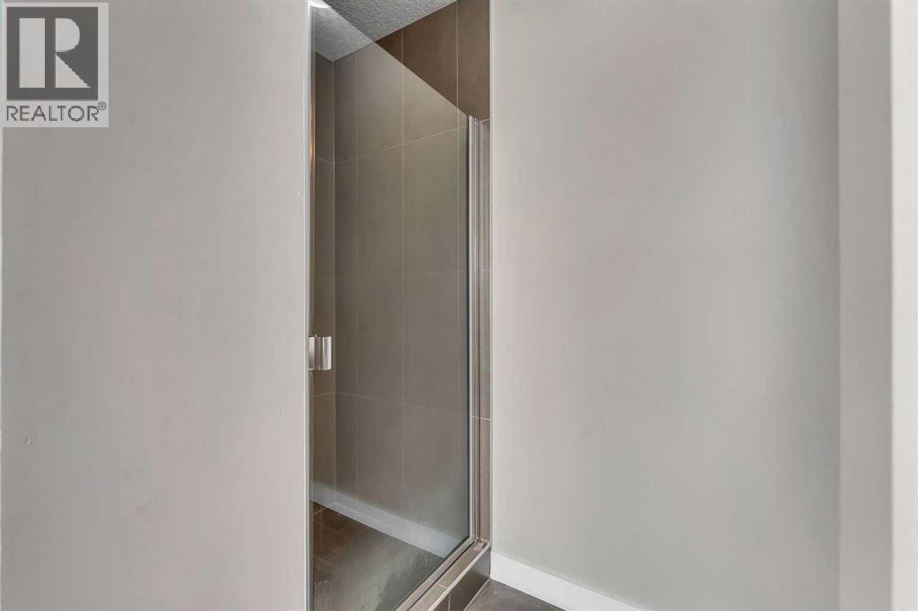 #205 605 17 Avenue NW - 19