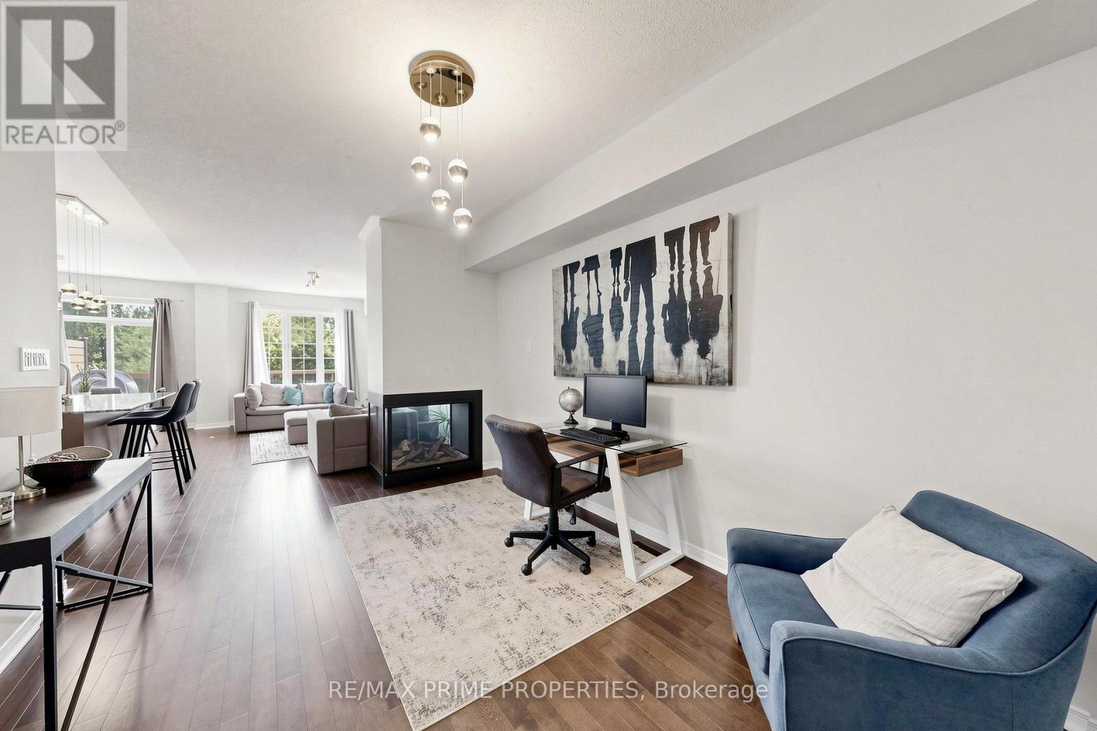 11 KEENLYSIDE LANE - 10