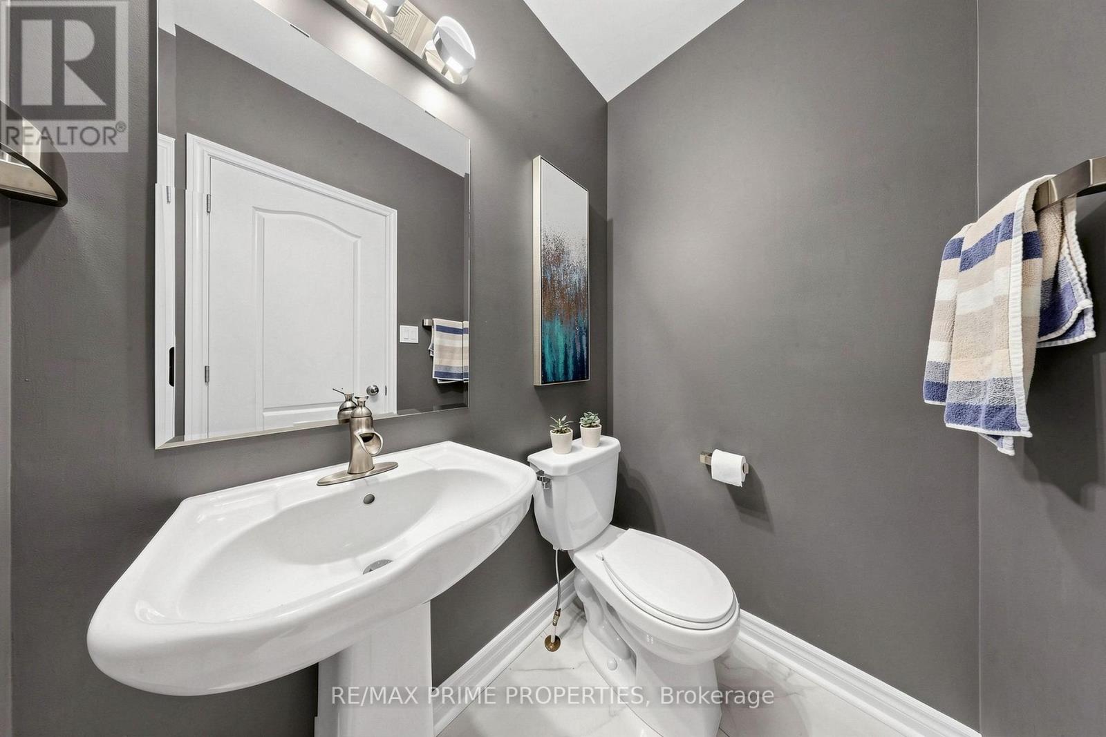 11 KEENLYSIDE LANE - 11