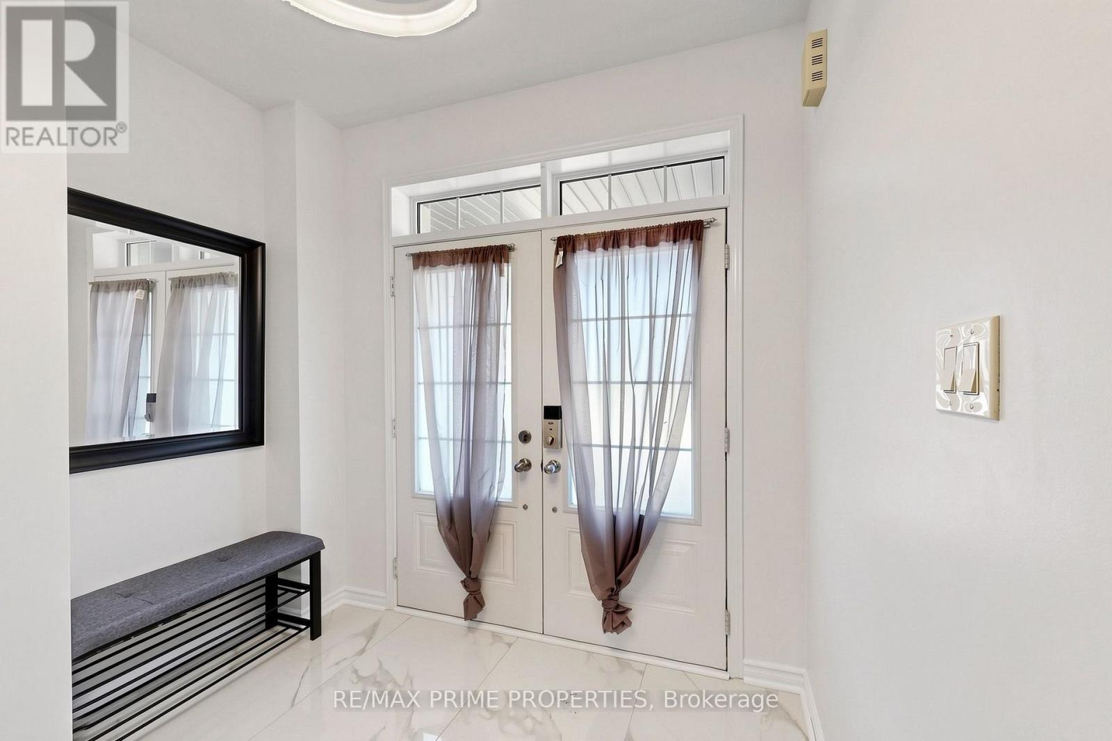 11 KEENLYSIDE LANE - 12