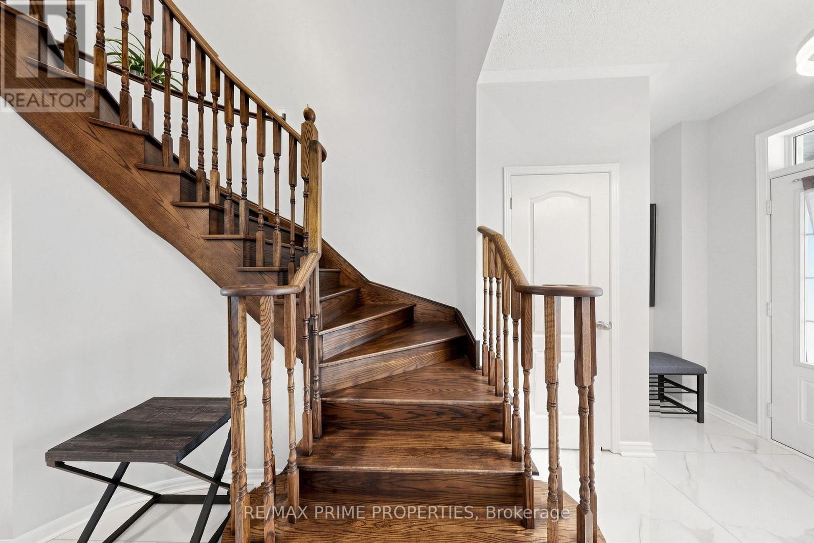 11 KEENLYSIDE LANE - 13