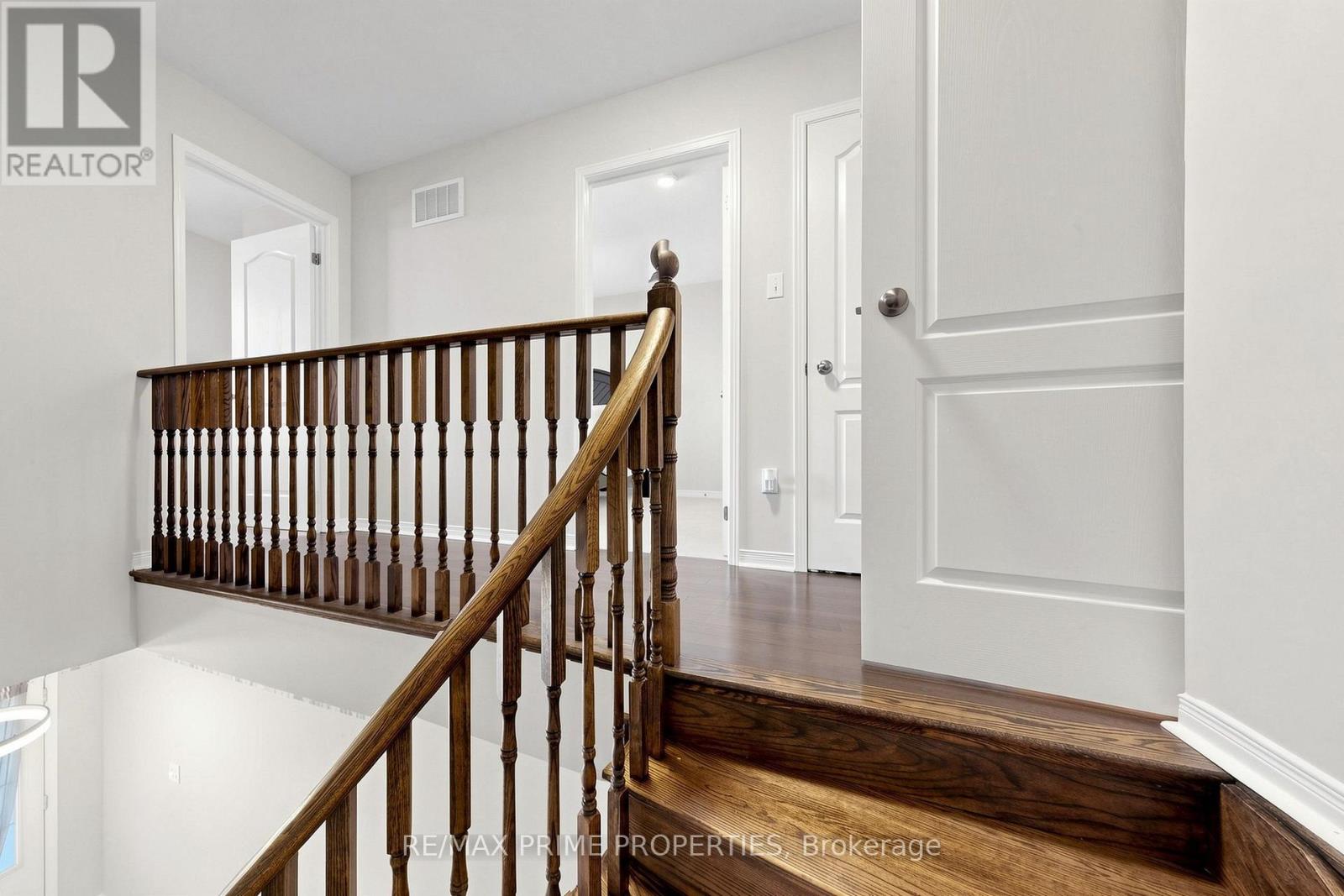 11 KEENLYSIDE LANE - Image 14