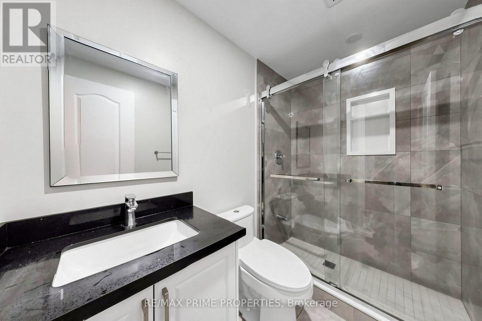 11 KEENLYSIDE LANE - Image 32