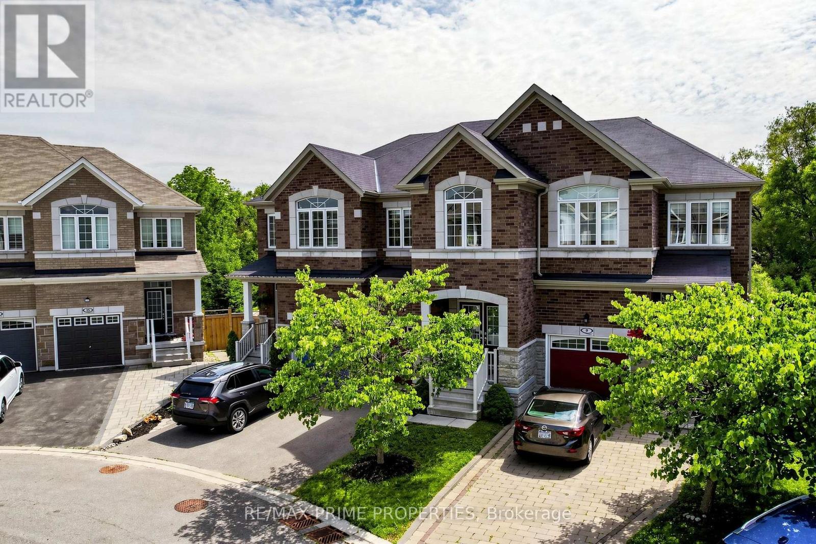 11 KEENLYSIDE LANE - 37