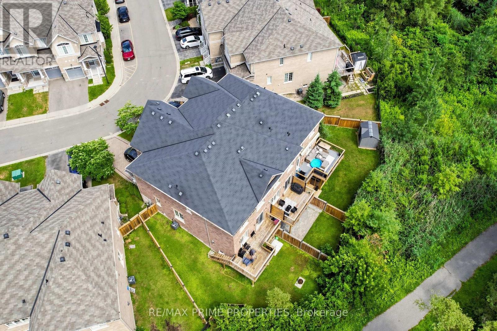 11 KEENLYSIDE LANE - 38