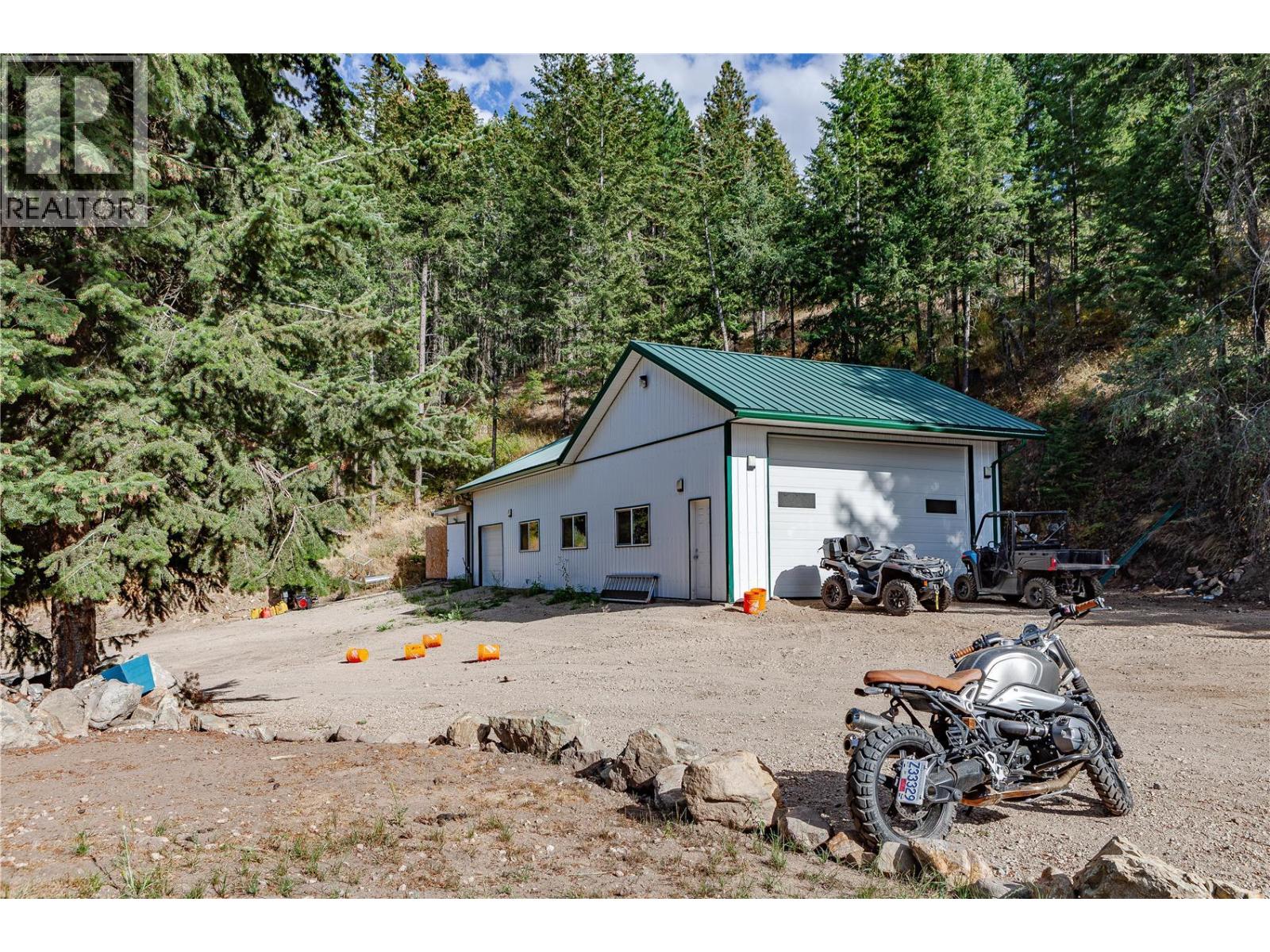 5572 Oyama Lake Road - 4