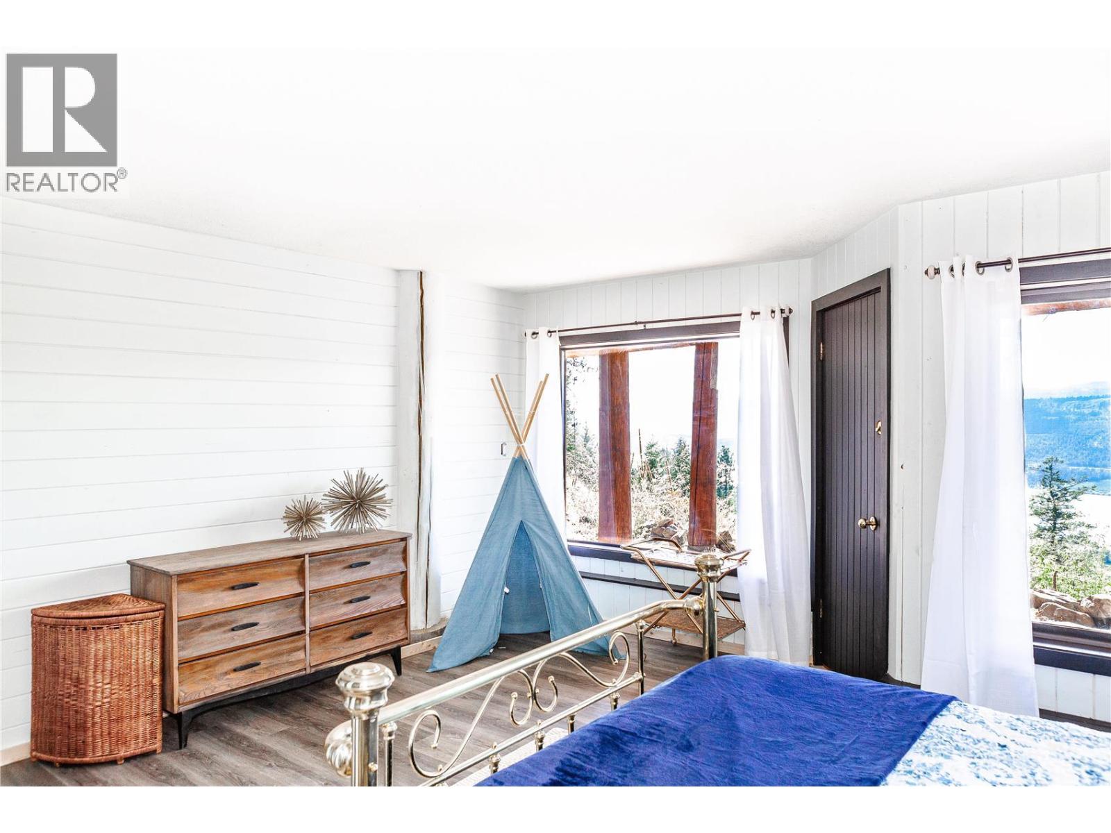 5572 Oyama Lake Road - 36