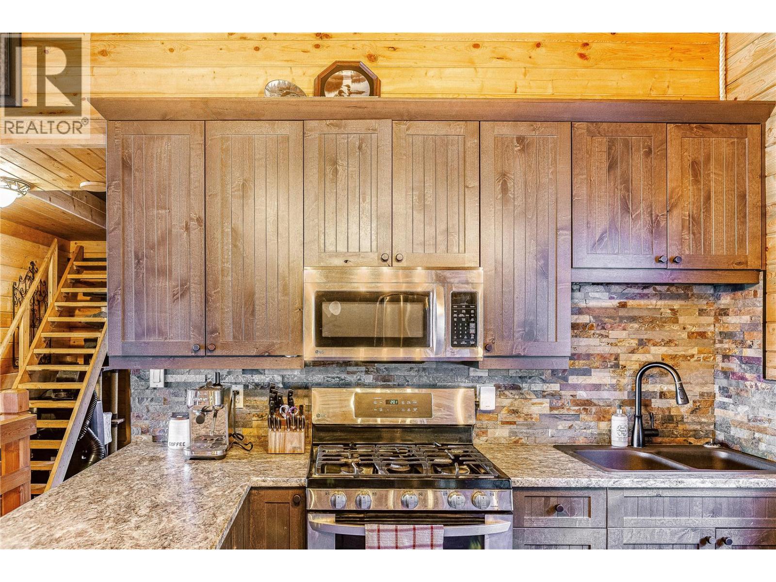 5572 Oyama Lake Road - 16