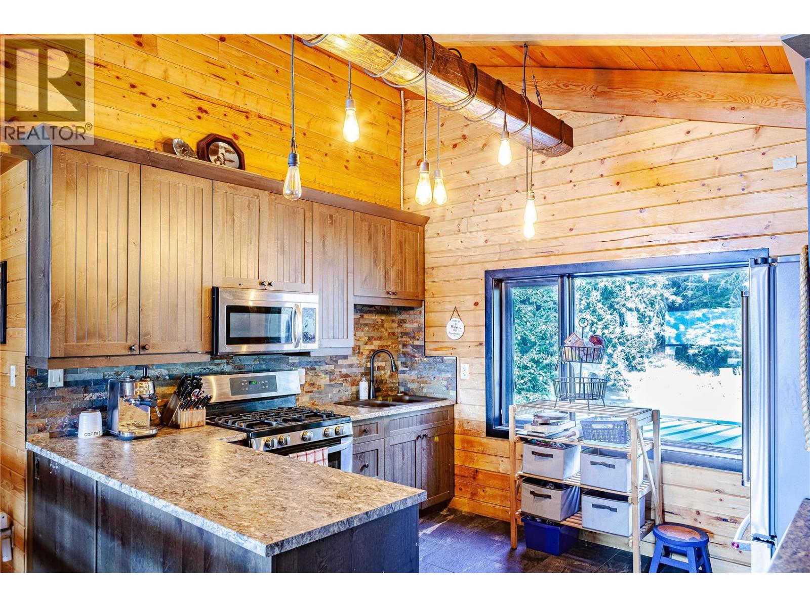 5572 Oyama Lake Road - 18