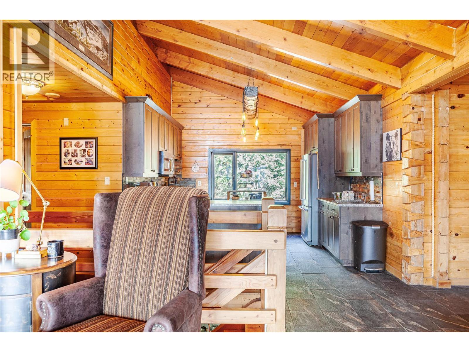 5572 Oyama Lake Road - 13