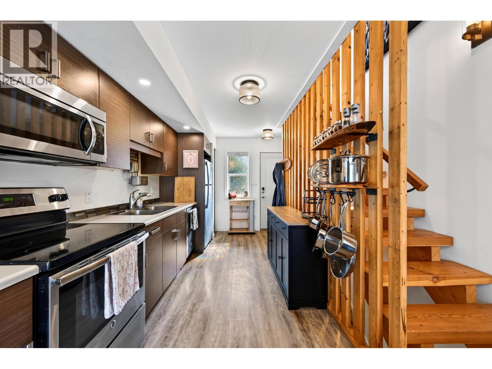 #6 1110 11th Street - 8