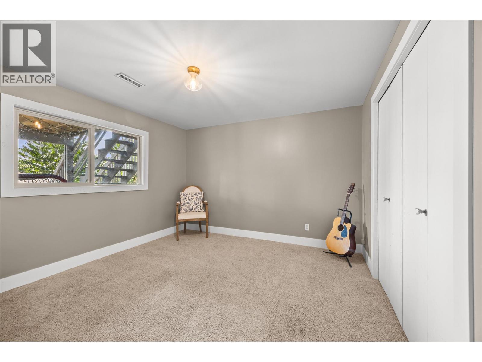 2185 Shannon Way - 36