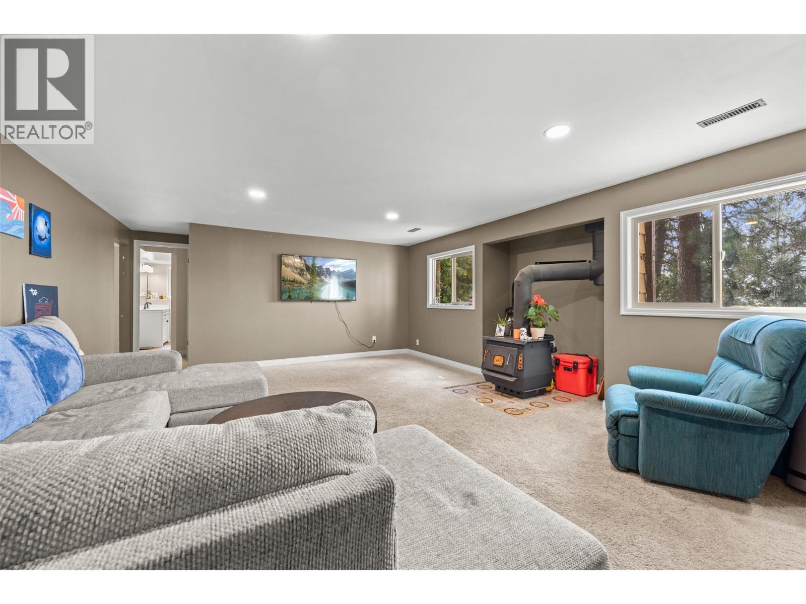 2185 Shannon Way - 40