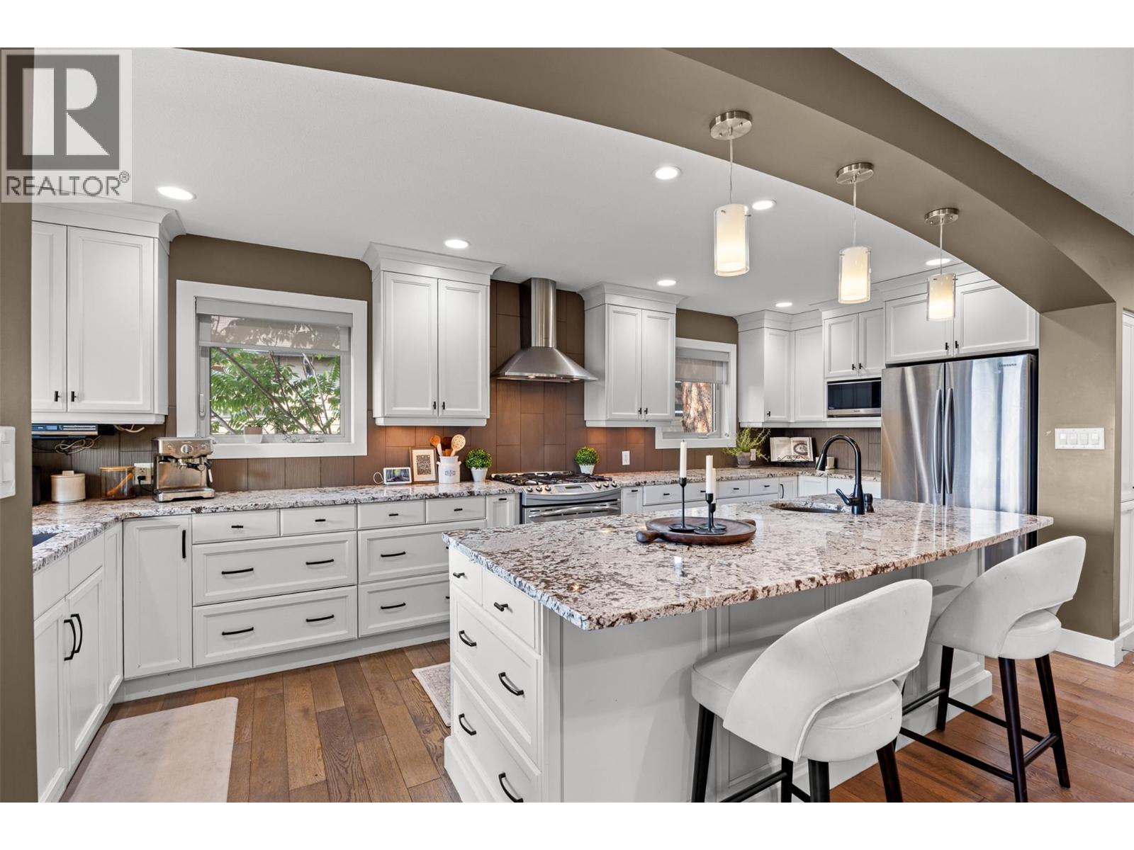 2185 Shannon Way - 1