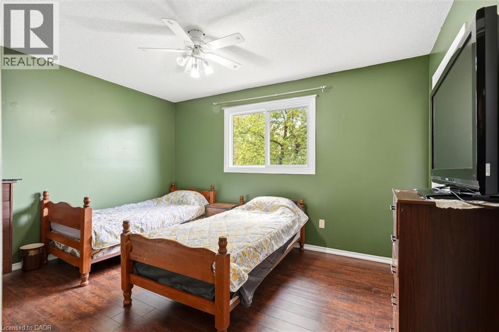 18 ANNE Court - Image 18