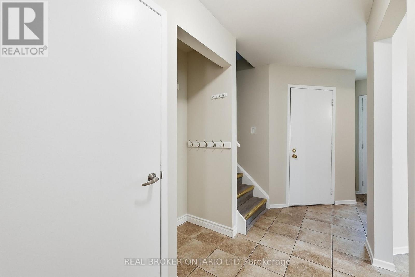 #1 435 KINGSCOURT DRIVE - 11